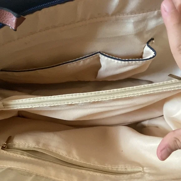 Mulberry Purse Handbag Tote w/ gold hardware, clean leather handbag EUC - Picture 11 of 16